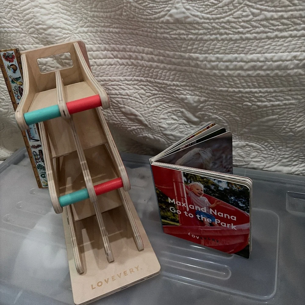 Lovevery Nana & Max Book And Wood Race & Chase Ramp